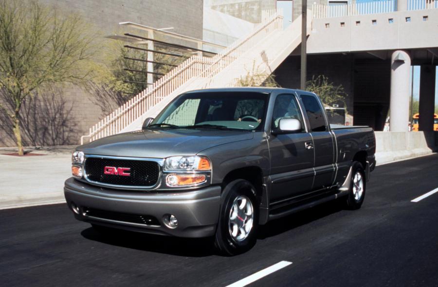  GMC Sierra Denali 2002 года  (фото 19 из 23)